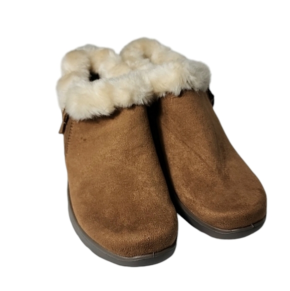 BZees Womens Genuine Faux Shearling Padded‎ insole Booties Tan 9 M - Picture 1 of 14